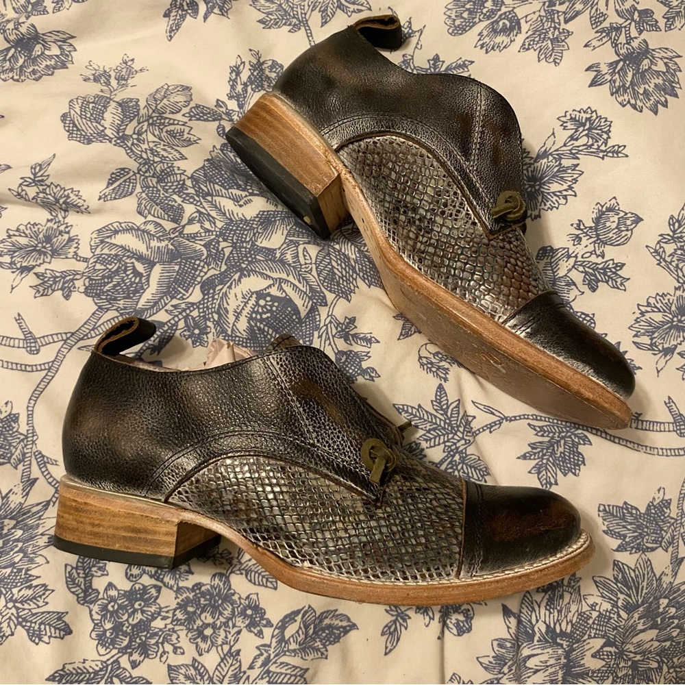clogs